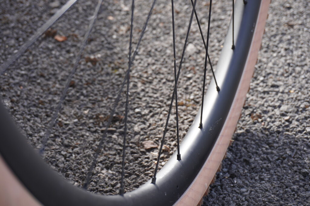 Hunt 25 Carbon Gravel X-Wide Wheelset Profile 2.JPG
