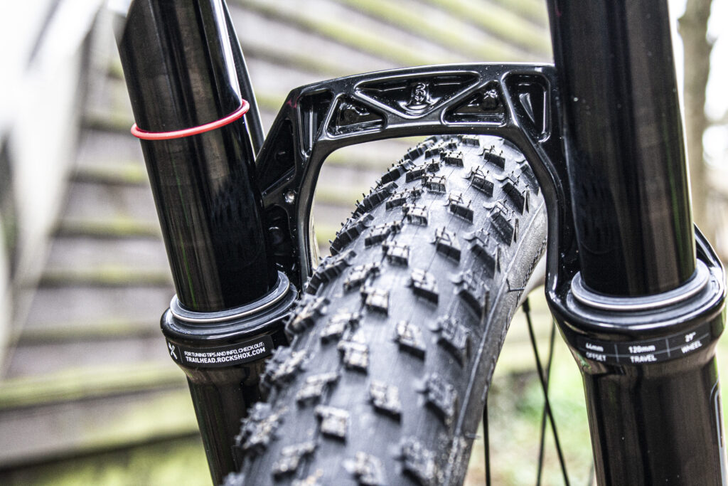 Specialized Epic Comp tyre and fork