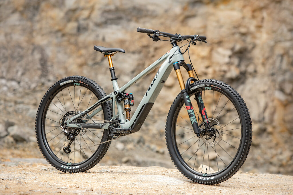 2022 Pivot Shuttle SL JS_Pivot_Shuttle_SL_BITW-3684.jpg