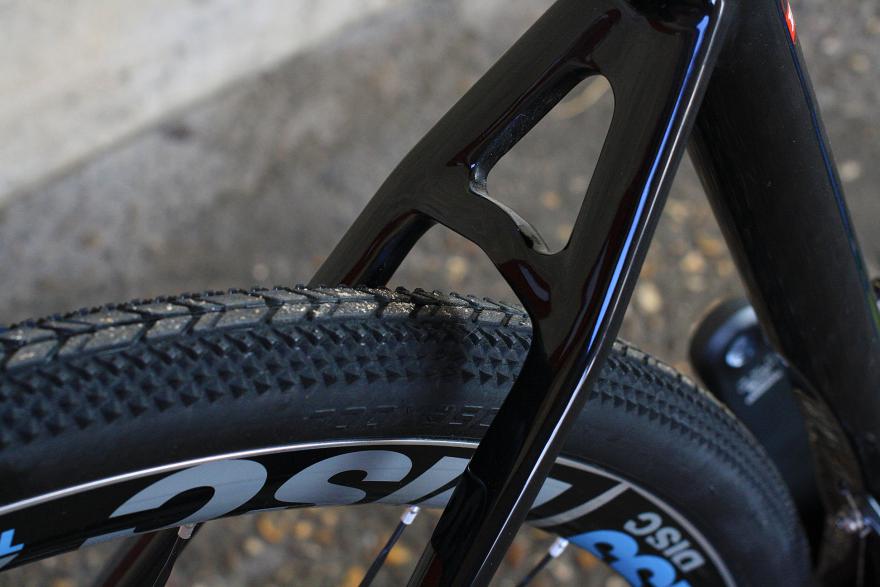 Jamis Renegade Elite - seat stays