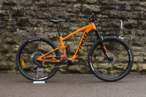 Kona Satori DL Detail whole bike-1.jpg