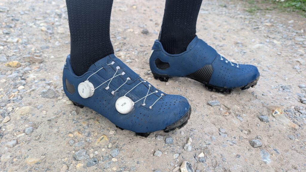 Lake MX333 shoes right