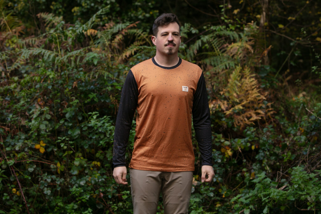 Leatt MTB Enduro 4 jersey 1.jpg