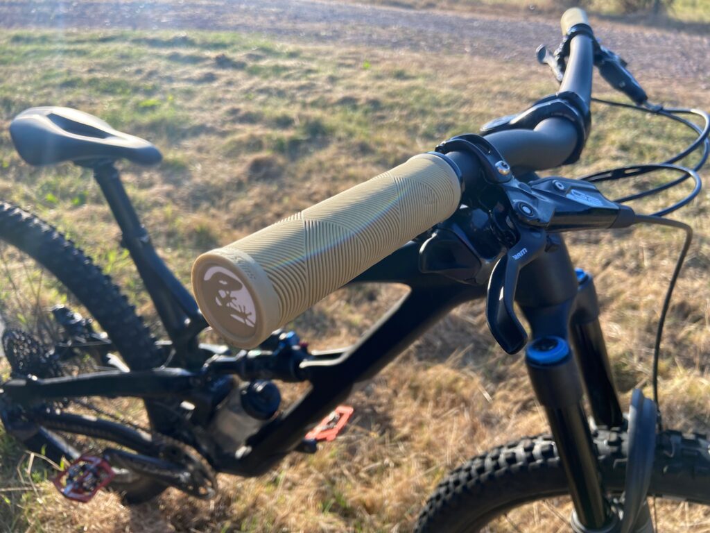 Lizard_Skins_Strata_Grips_3