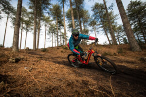 Mondraker ECrafty riding-19.jpg