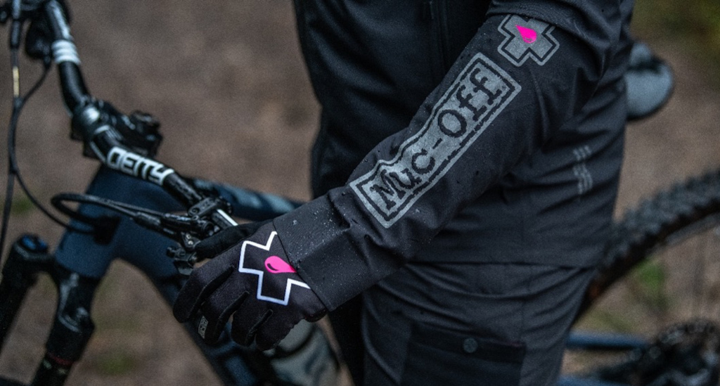 Muc off tehcnical riding clothes
