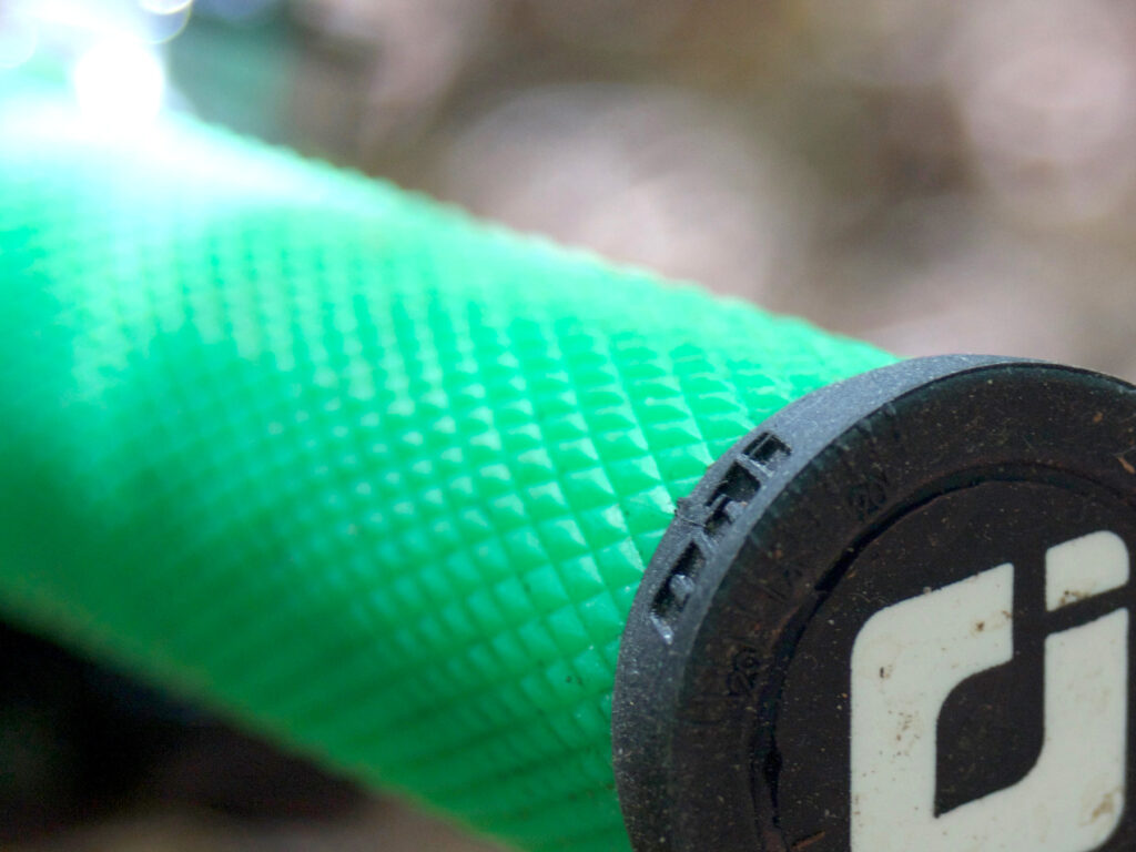 ODI-Elite-Motion-Lock-On-Grips-IMG_7133