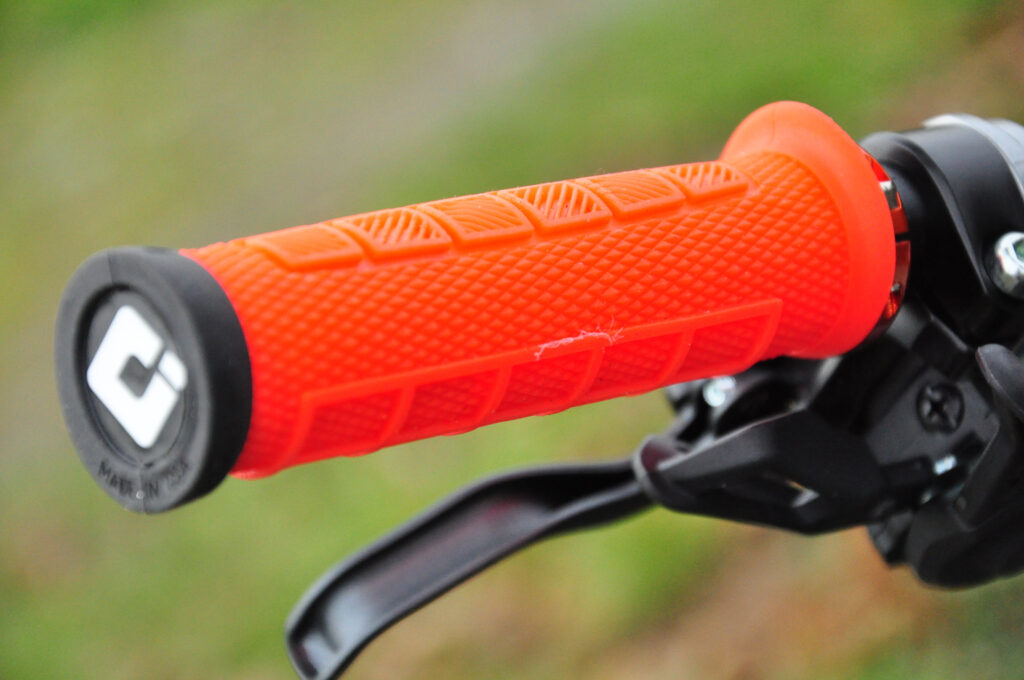 ODI-Elite-Pro-Lock-On-Grips-101.jpg