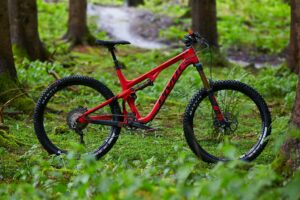 Pivot-Mach-5-5-Carbon-105.jpg