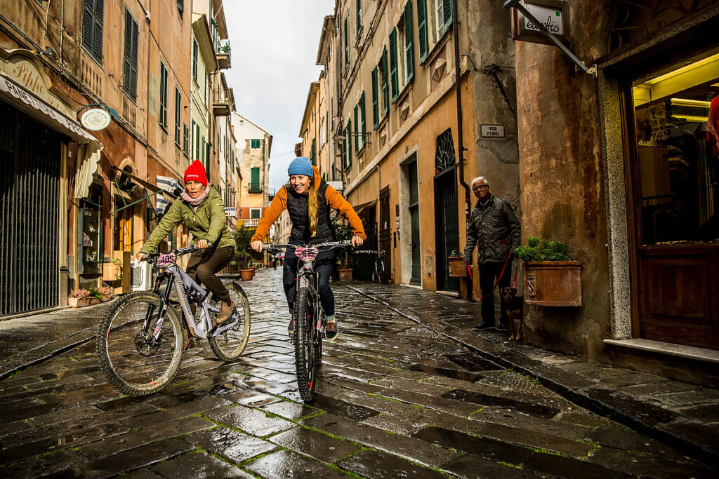 Sarah and Anka in Finale. Sven Martin for Juliana Bicycles