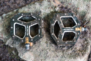 Shimano PD-M828 Saint flat pedals review