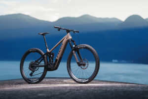 ShuttleAM-BITW-PivotCycles-080.jpg