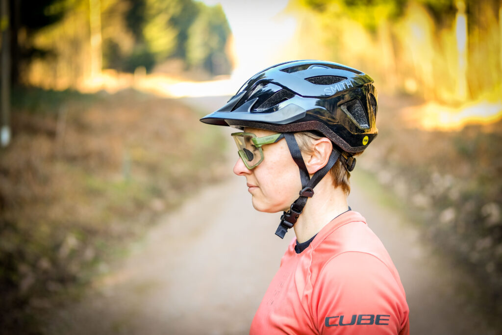 Smith Convoy MIPS helmet-1.jpg