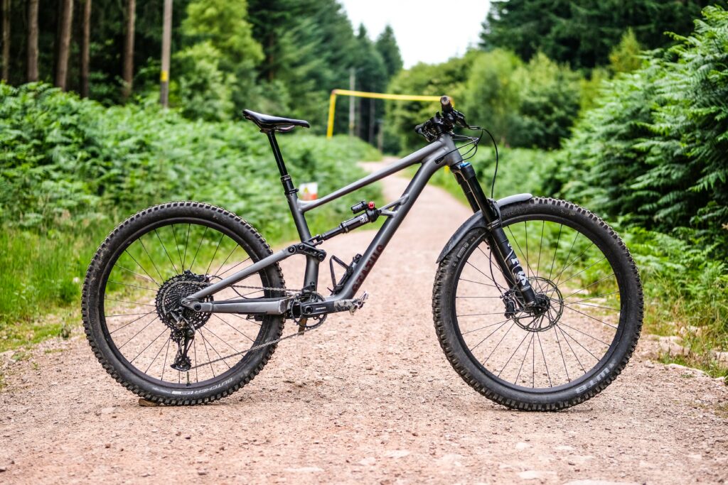 Specialized Status Whole bike header-2.jpg