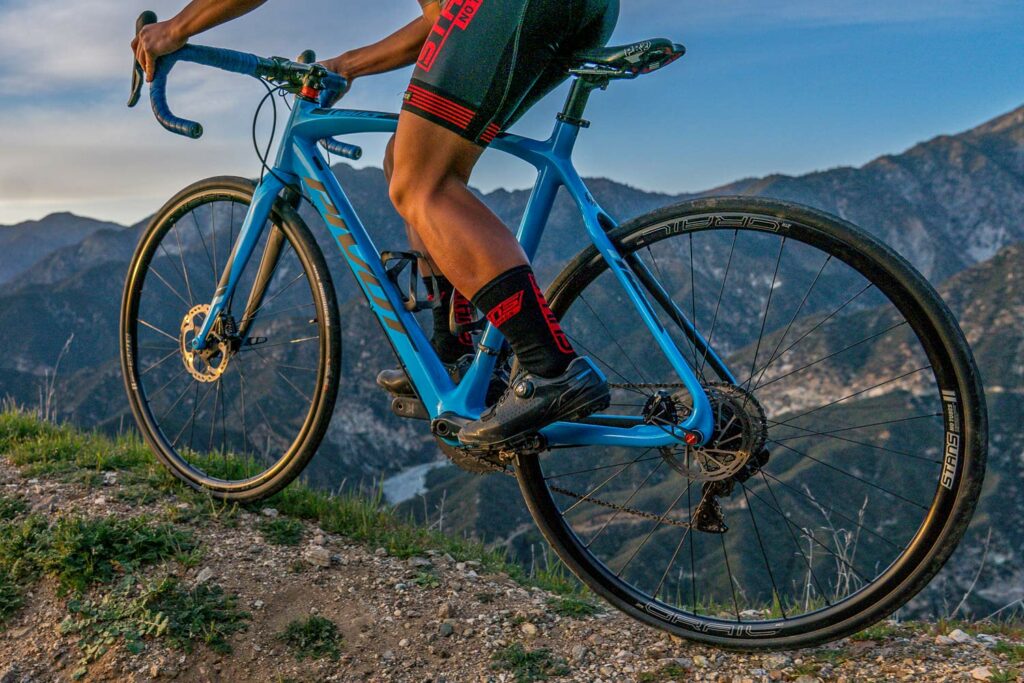 Stans-Grail-MK3_tubeless-aluminum-alloy-gravel-bike-road-bike-CX-cyclocross-rim-wheels_riding-gravel.jpg