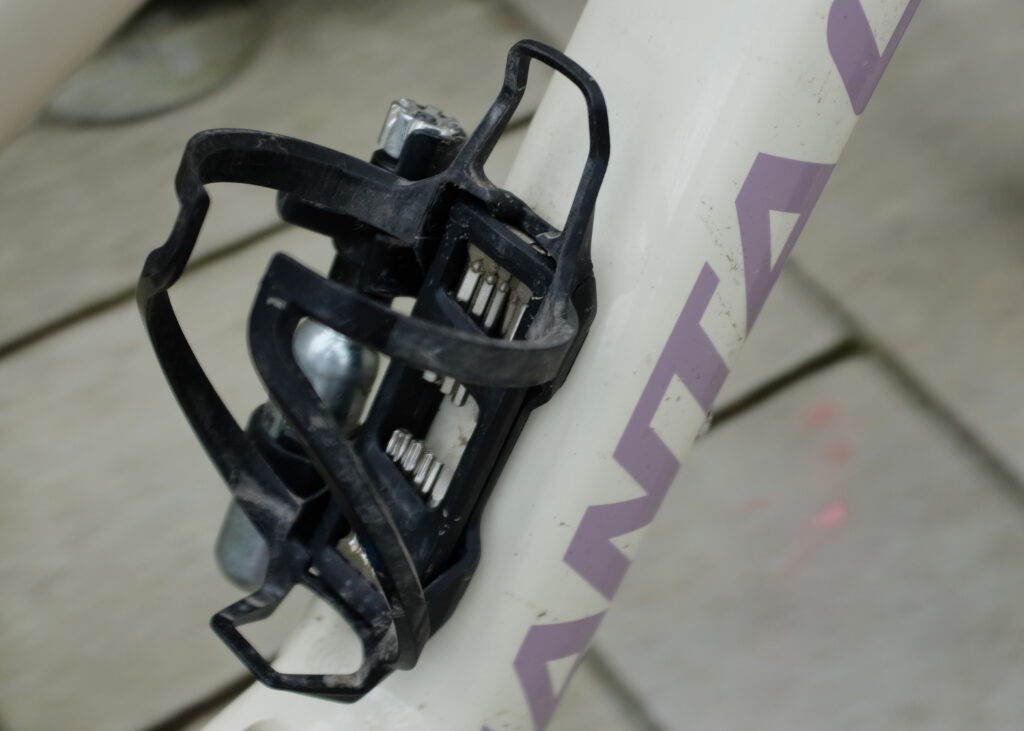 Syncros IS Coupe C02 Bottle Cage 2022 review1.JPG