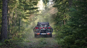 2023 Thule Epos bike rack lifestyle on car