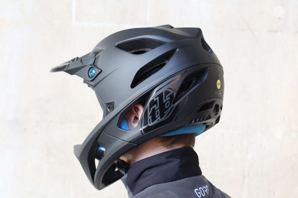 Troy-Lee-Designs-Stage-helmet-review-103.jpg