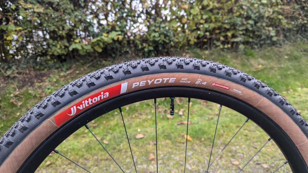 Vittoria Peyote XC Race Hero.jpg