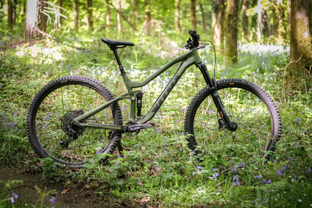 Vitus Mythique 29 VRS Whole bike-6.jpg