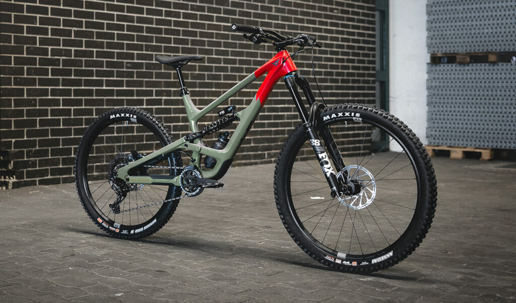 YT Capra Uncaged 10