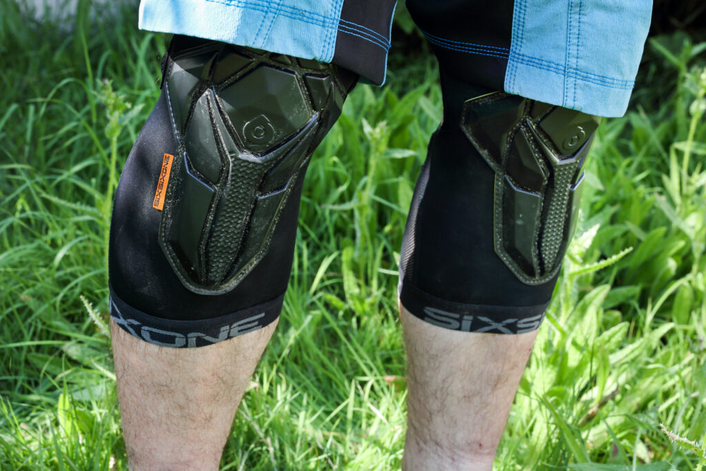 661 recon knee front
