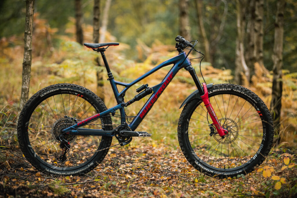 Nukeproof Mega 275 Carbon RS Detail whole bike