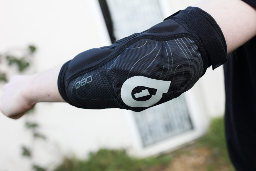 SixSixOne DBO elbow pad hero