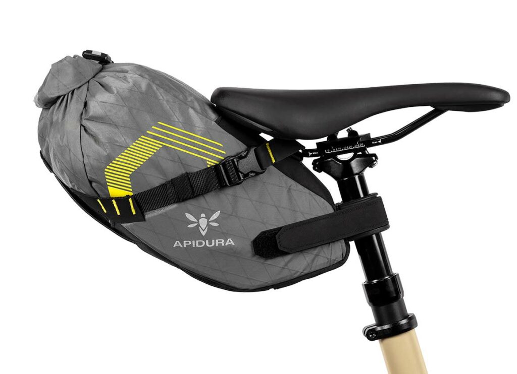 apidura-innovation-lab-dropper-saddle-pack-6l-on-bike-1
