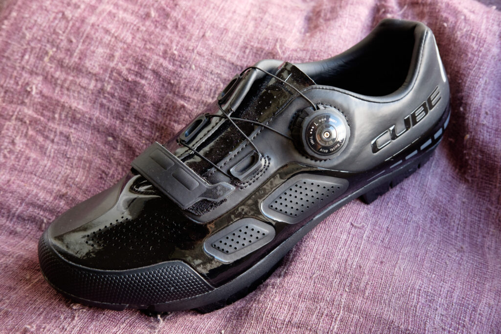 bljp-Cube-C62-Shoe-1.jpg