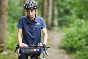bombtrack x columbia wanderlust travelshirt 2021.jpg
