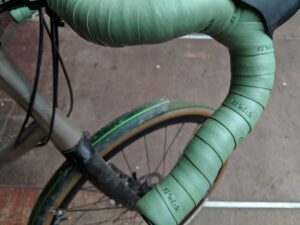 Fizik Terra Microtex Bondcush Tacky Tape ftting 2.jpg