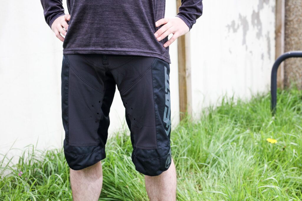 leatt dbx 4.0 short hero.jpg