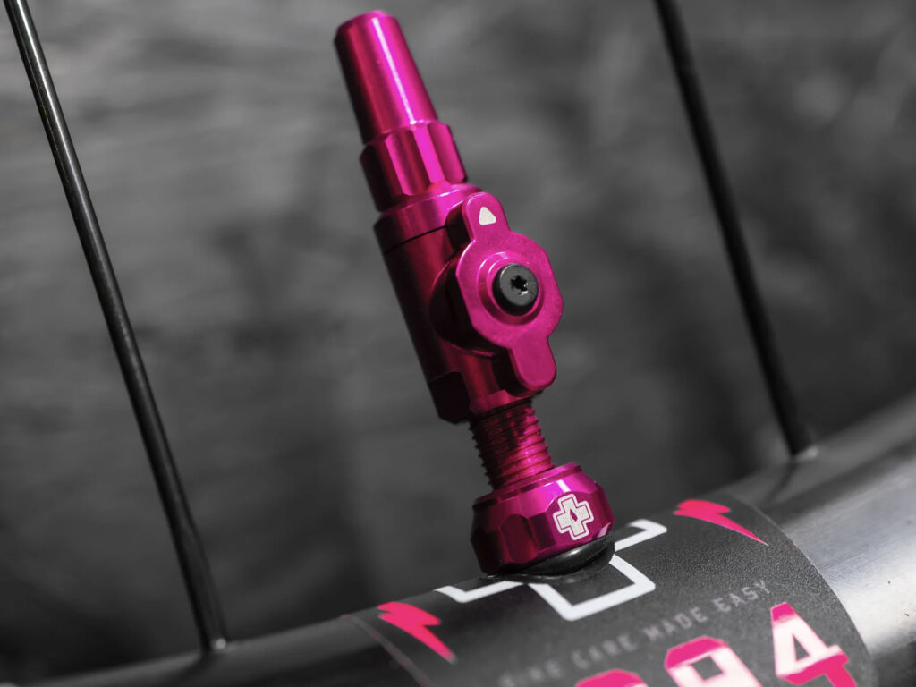 Muc-off Big Bore valves