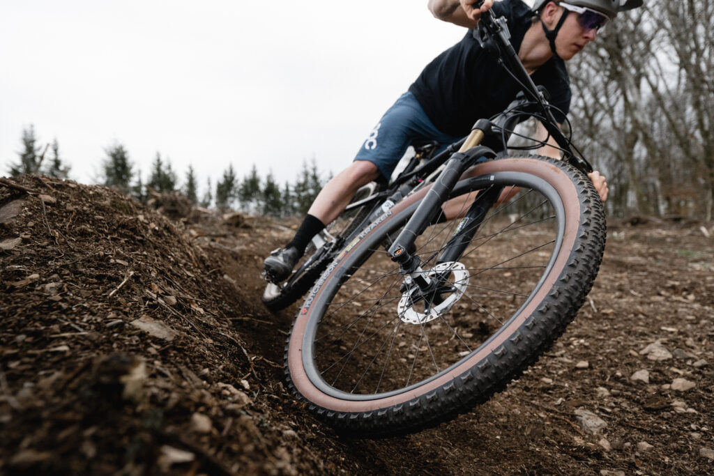 2023 Hutchinson Kraken 2.4 tyre riding