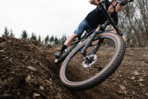 2023 Hutchinson Kraken 2.4 tyre riding