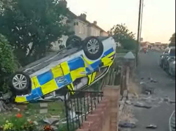 https://cdn.road.cc/wp-content/uploads/roadcc/0_Workington-car-on-roof.png
