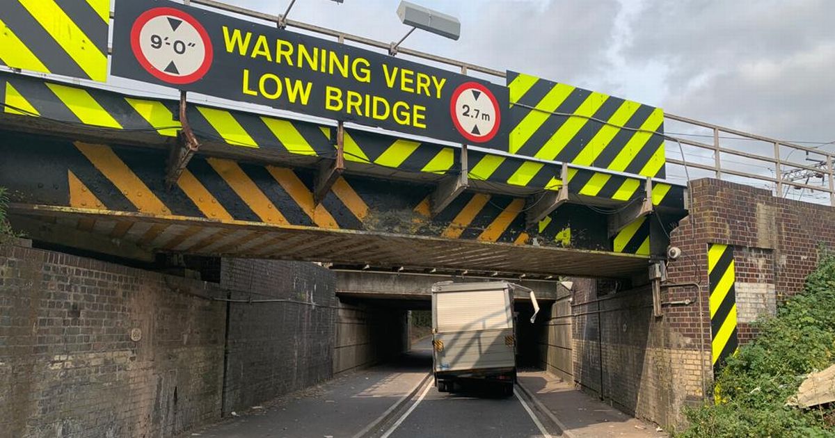 https://cdn.road.cc/wp-content/uploads/roadcc/1_Hawk-Bridge-Ely-strike.jpg