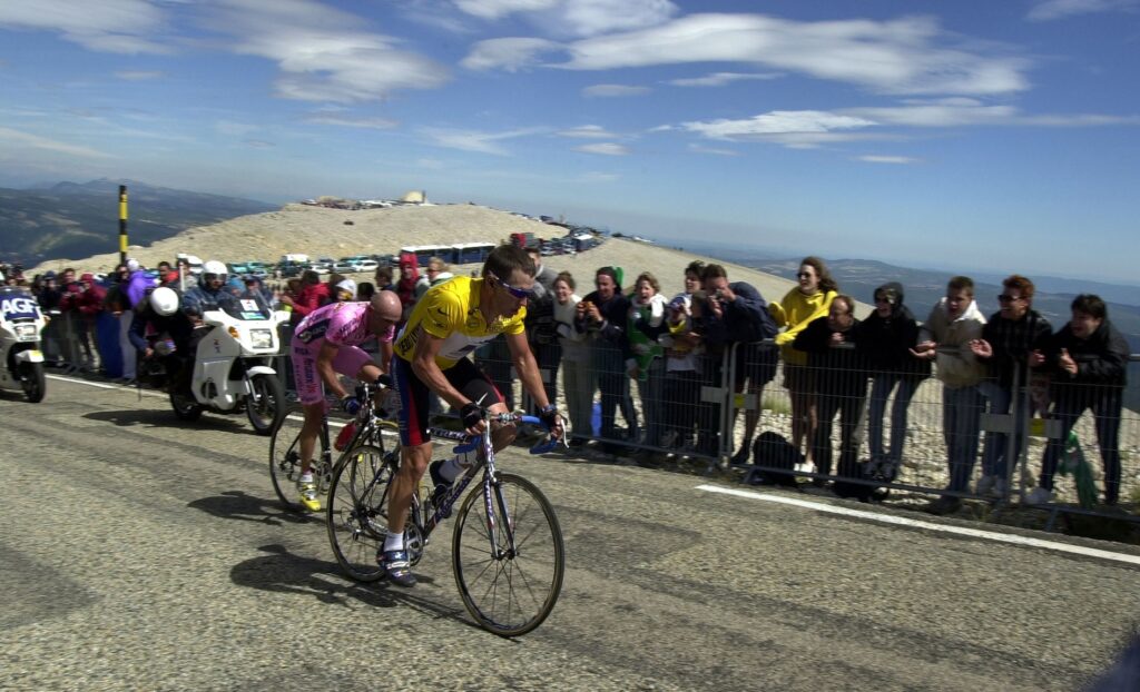 2000 Simon Wilkinson-SWPIX Tour de France 13-07-00, Carpentras to Mont Ventoux&hellip;COPYRIGHT PICTURE SIMON WILKINSON 01943 436649 jersey holder and Tour Leader Lance Armstrong leads Marco Pantani