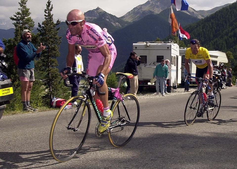 2000 Tour de France Marco Pantani Lance Armstrong Col d' Izzard Pic- Simon Wilkinson-SWPIX - 1