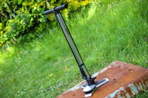 2020 Giant Control Tower Boost track pump.jpg