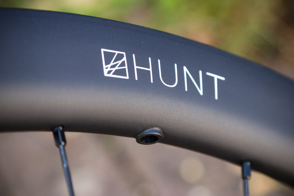 2020 Hunt 4050 Carbon Aero Disc wheelset &ndash; rim detail .jpg