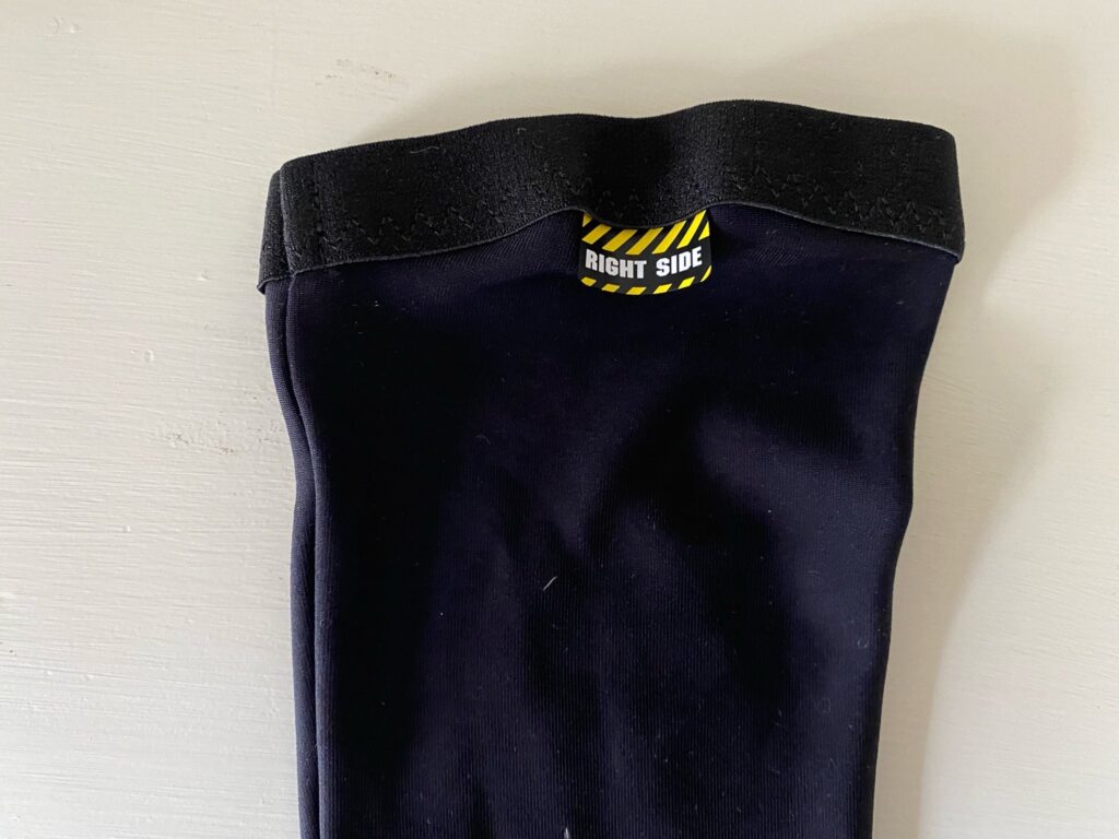 2021 Assos evo armwarmer label.jpeg