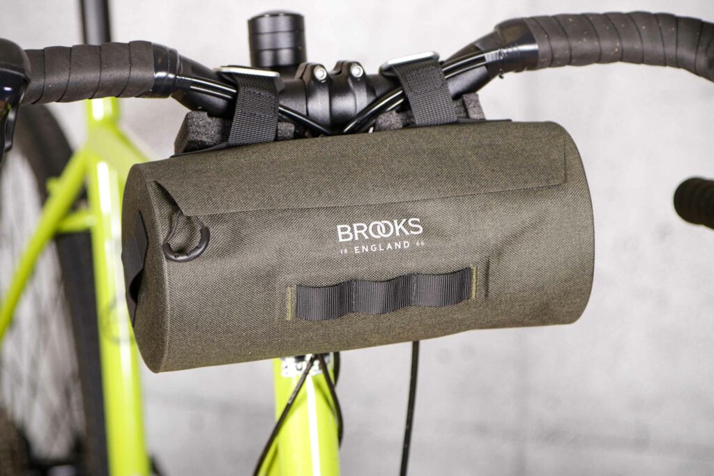2021 Brooks Scape Handlebar Pouch 1.jpg