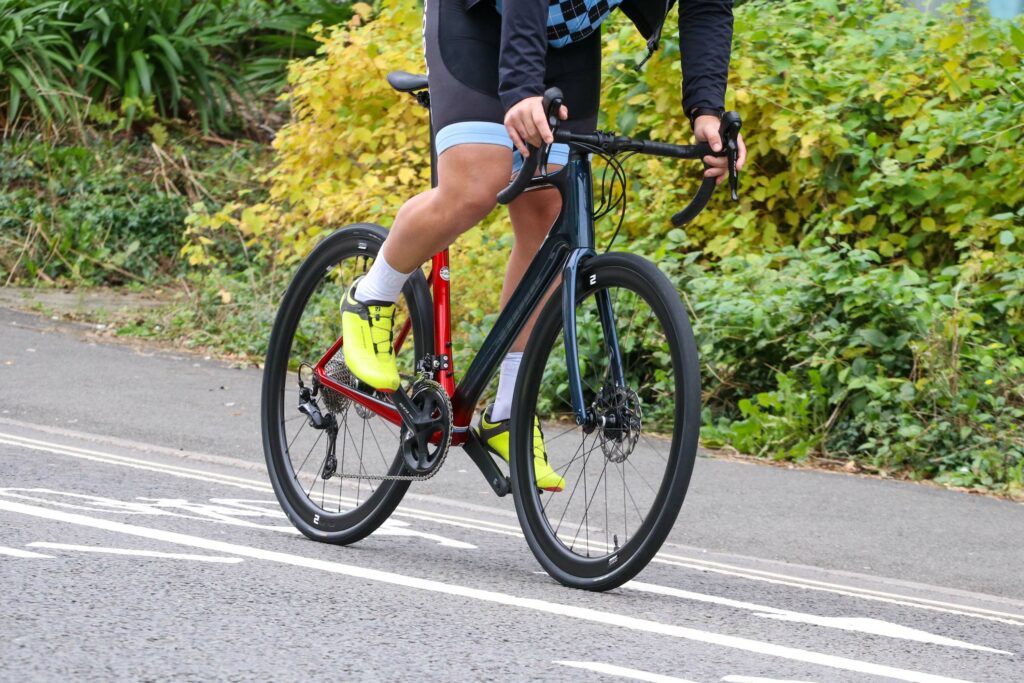2021 Giant Defy Advanced Pro 3 &ndash; riding 3.jpg