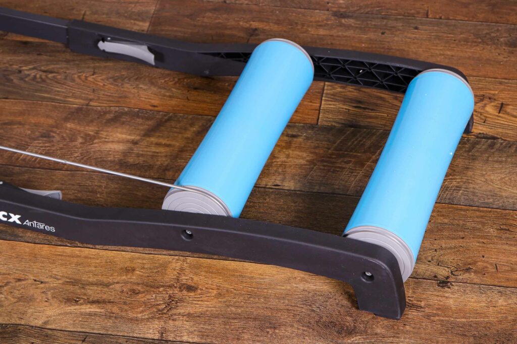 2021 Tacx Antares Basic Trainer – rear rollers.jpg