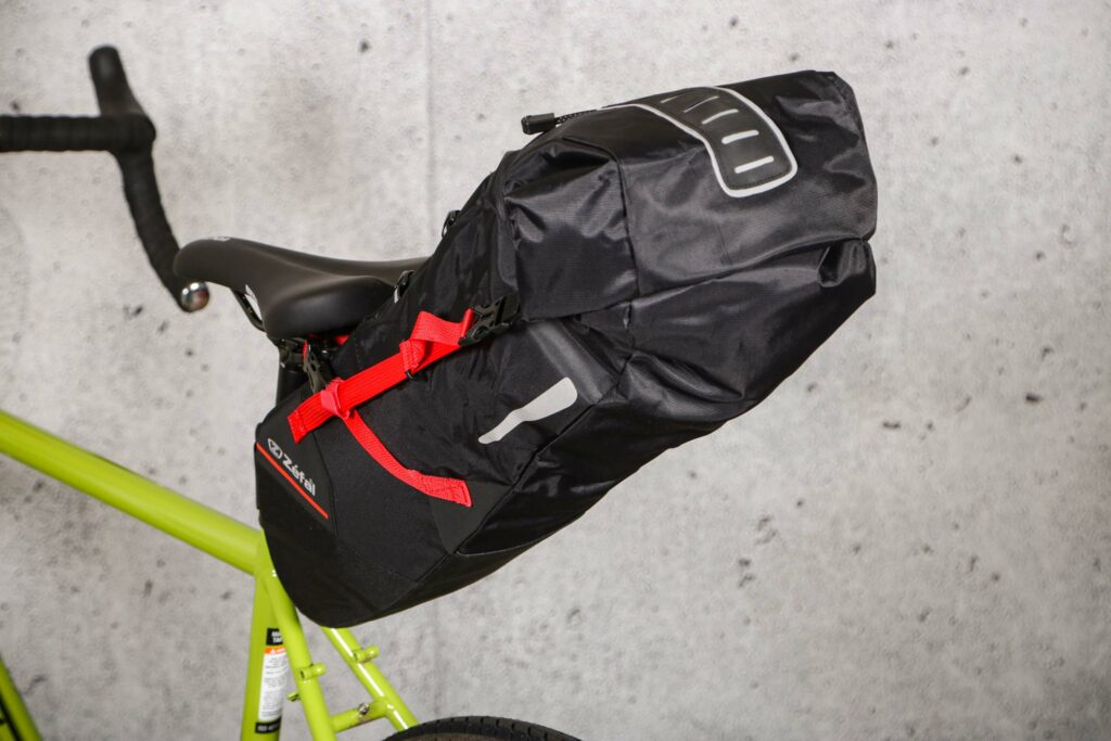 2021 Zefal Z Adventure R17 saddle bag – from back.jpg