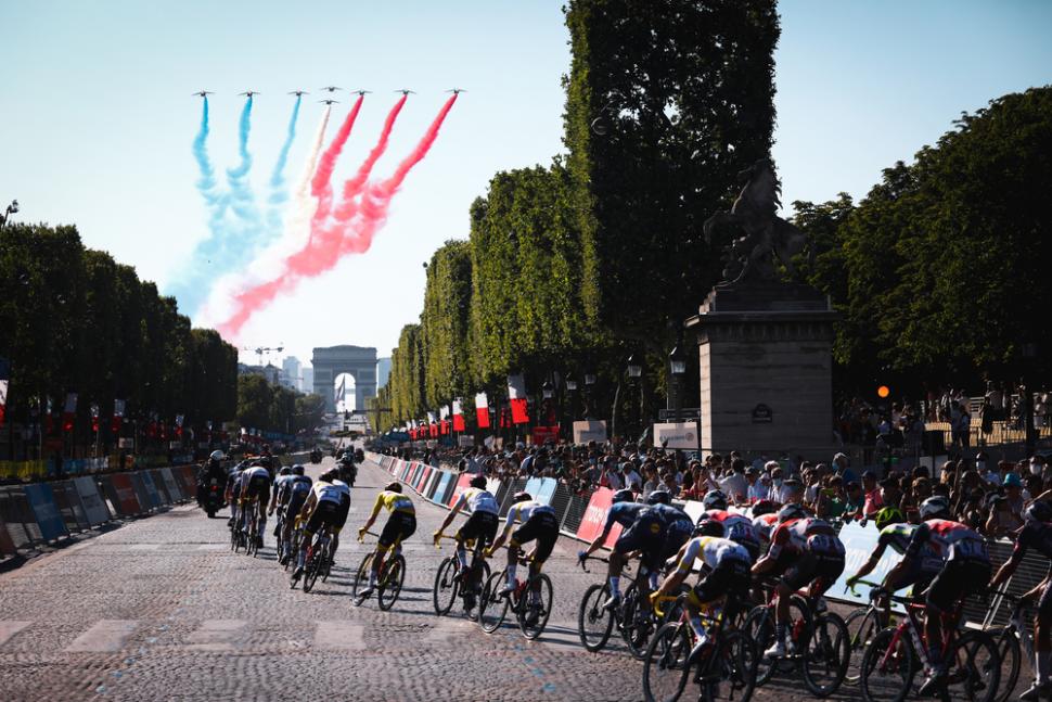 tour de france 2015 final stage – via ASO / Aurélien Vialatte