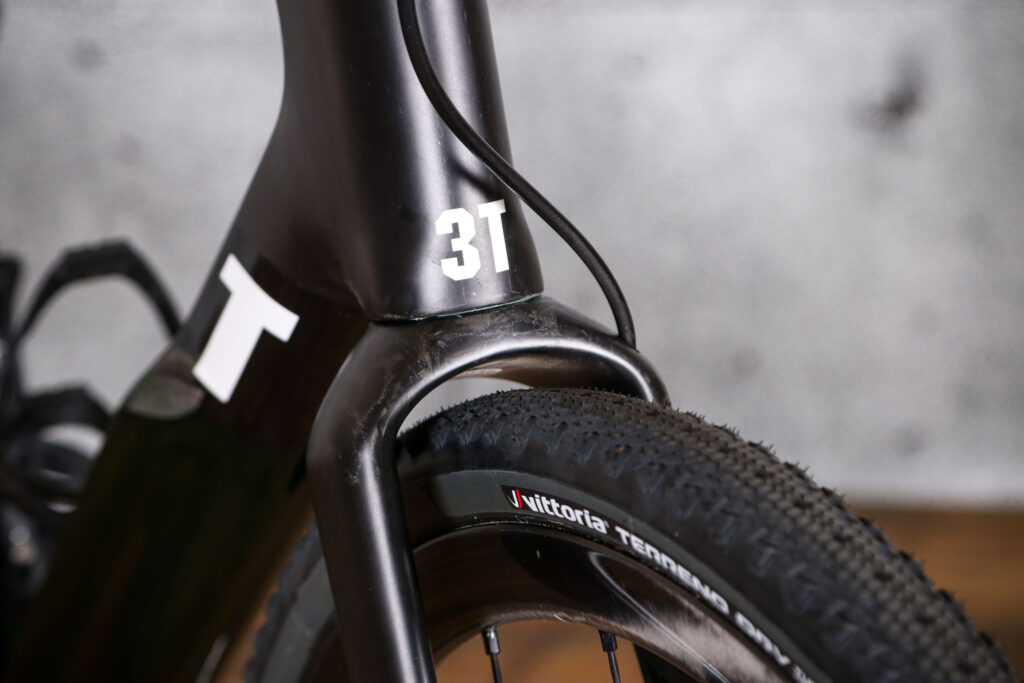 2022 3T Exploro Racemax Ekar 1×13 – fork clearance.jpg