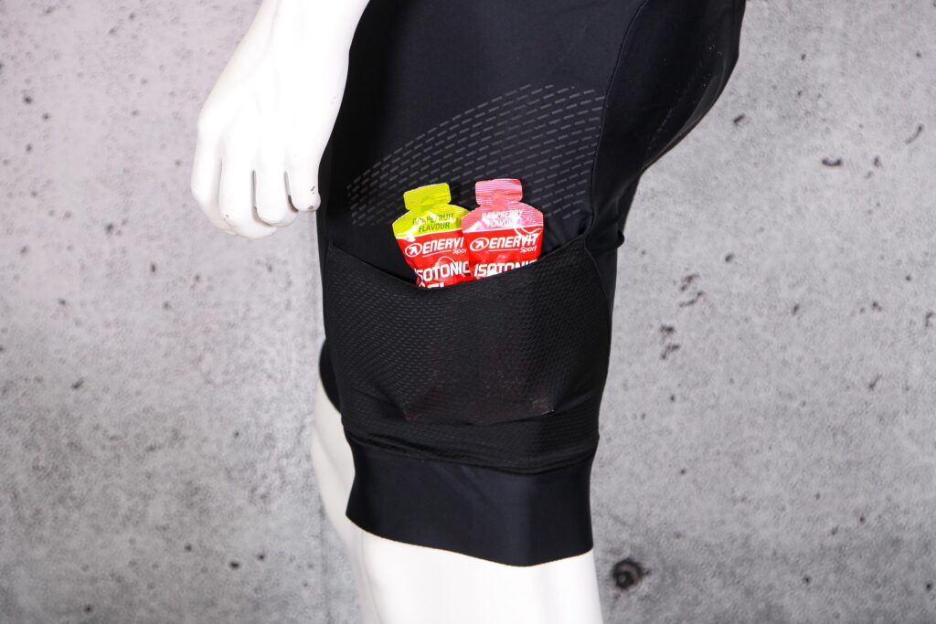 2022 Altura All Road Cargo Bibshorts – pocket.jpg
